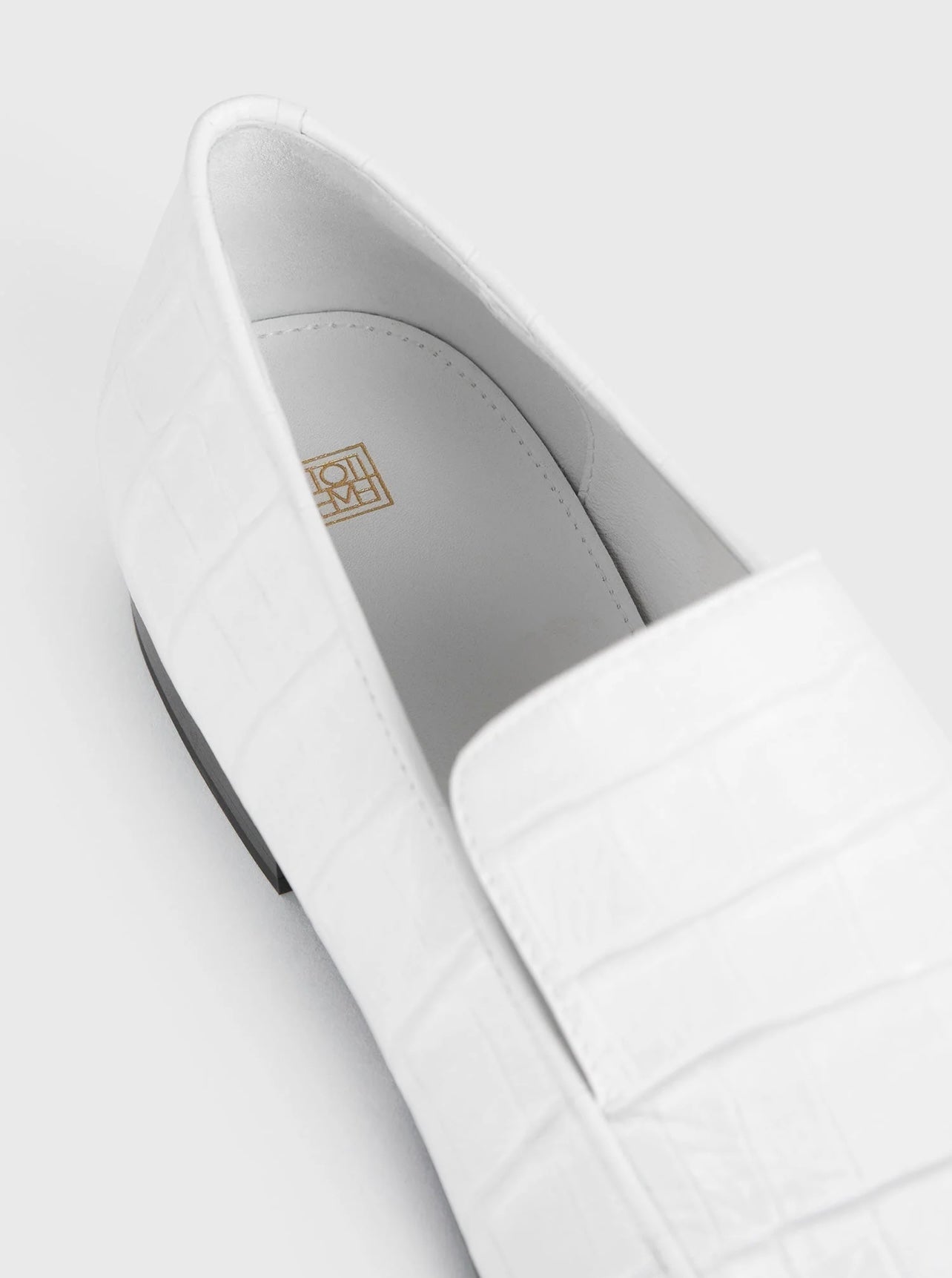 The Croco Oval Loafer white – The Line