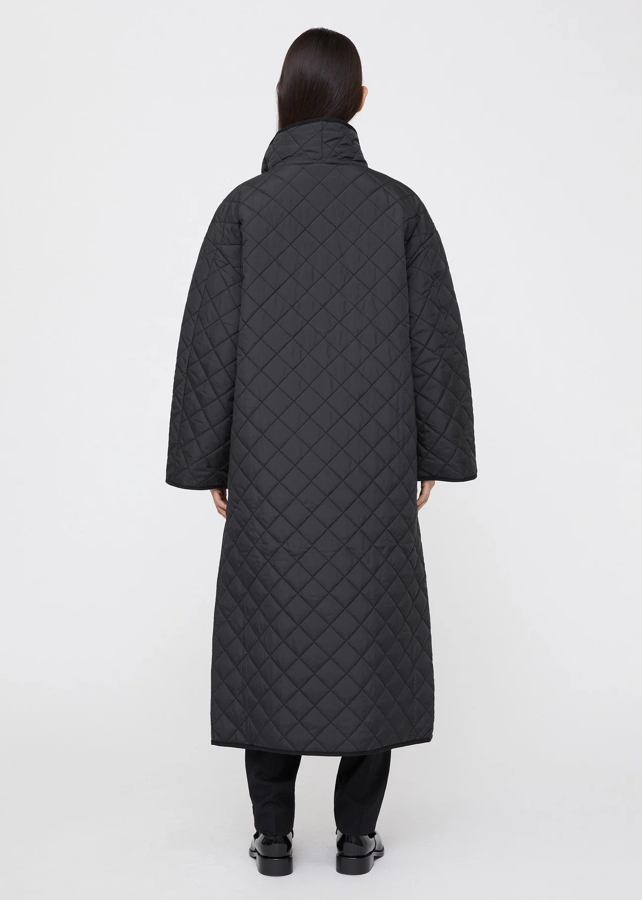 Signature quilted coat black by Toteme - The Line
